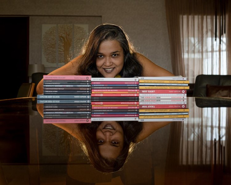 Meet Rakhi Kapoor: Bestselling Author, Pioneering Physiotherapist, and Fearless Advocate for Women's Wellness!